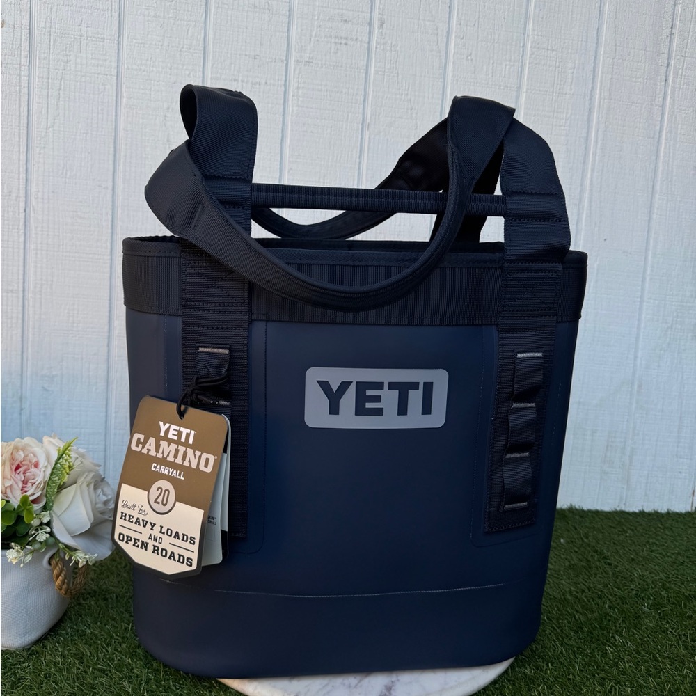 YETI 20 CARRYALL TOTE BAG
in Navy Blue - Durable New Tags summer travel - Picture 6 of 16